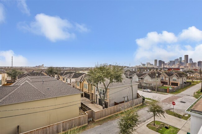 Building Photo - 3309 Baron St