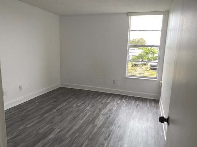 BEDROOM 1 - 210 Fontainebleau Blvd