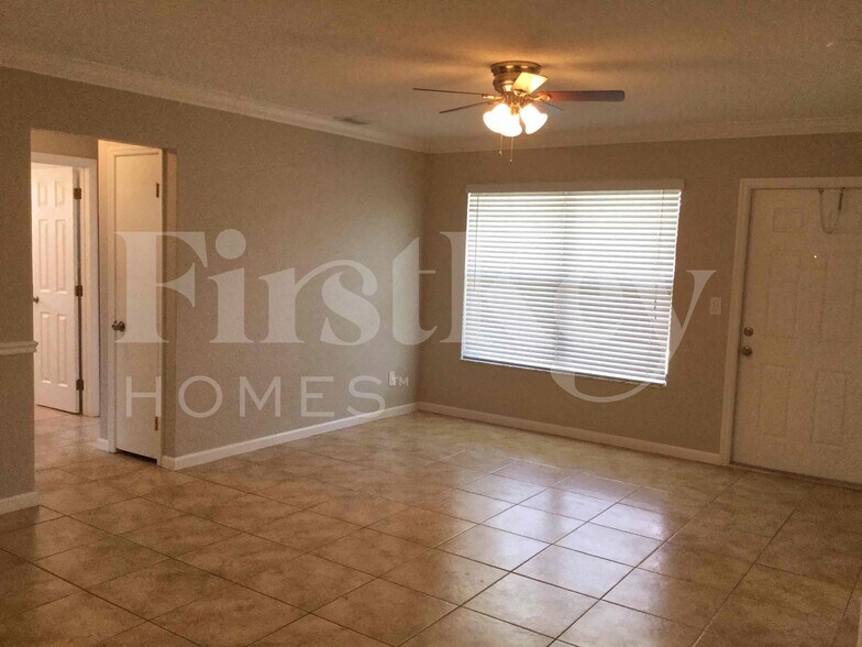 Building Photo - 3150 SW 21st St