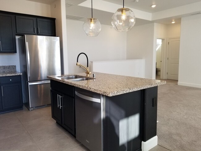 Building Photo - Condo For Rent in Gardnerville