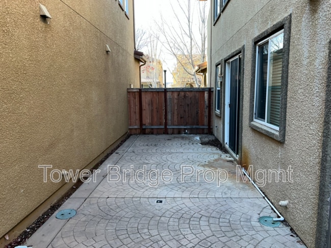 Building Photo - 5518 Sagpond Way