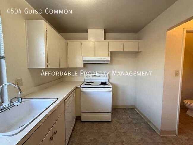 Building Photo - 4504 Guiso Common