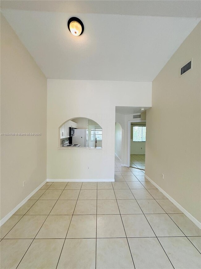 Building Photo - 1251 SE 28th Ct