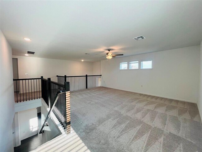 Building Photo - 15220 Holloway Dr