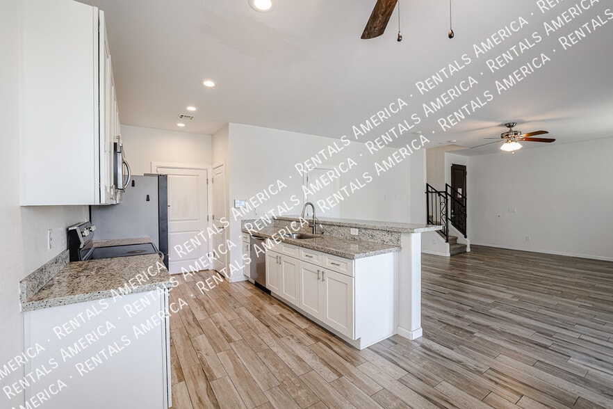 Building Photo - 11862 N 79th Dr