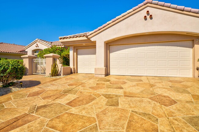 Building Photo - 37515 Heritage Way