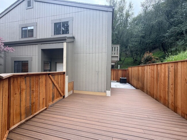 Building Photo - LARGE TWO BEDROOM TWO AND HALF BATH, QUAIL...
