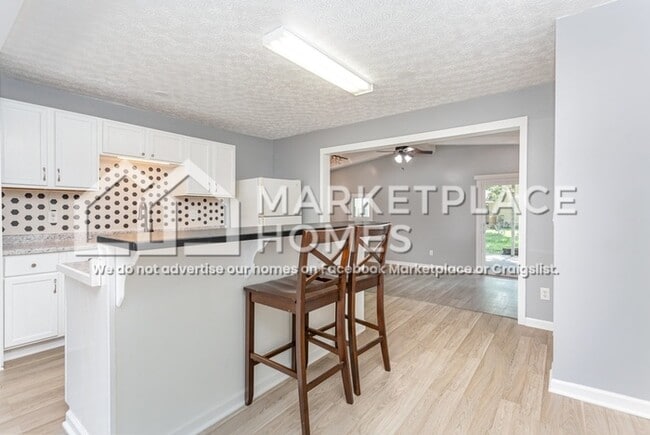 Building Photo - 414 Hilltop Dr