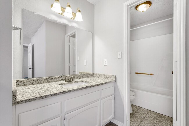 Building Photo - 3505 S Carolina Dr