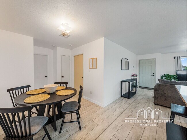 Building Photo - 3-bedroom, 2-bathroom home in Trail Estates