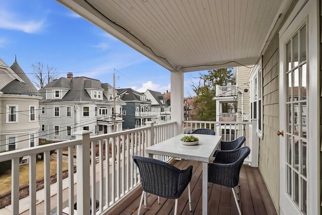 Building Photo - 15 Adelaide St