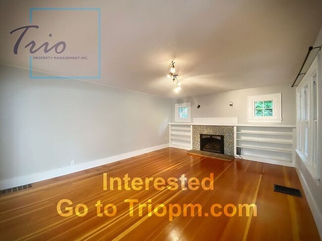 Building Photo - 1673 Riverview St