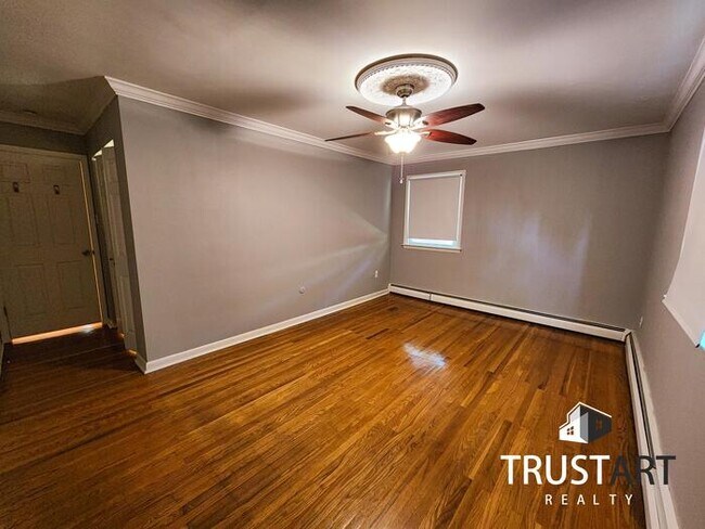 Building Photo - 2-bedroom house in Lawndale North East Phi...
