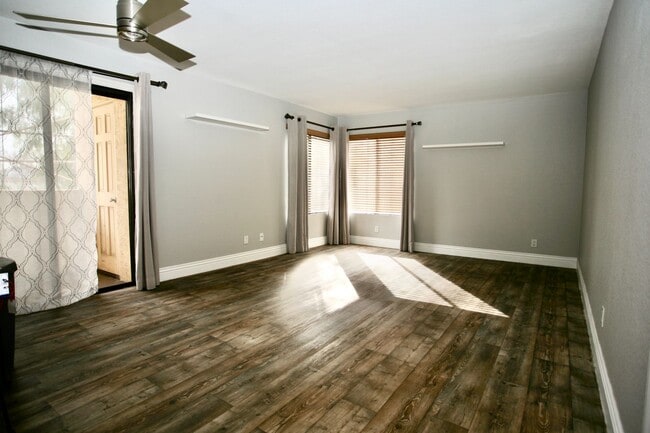 Building Photo - Available Now 2Br 1 Ba Condo with 1c garage