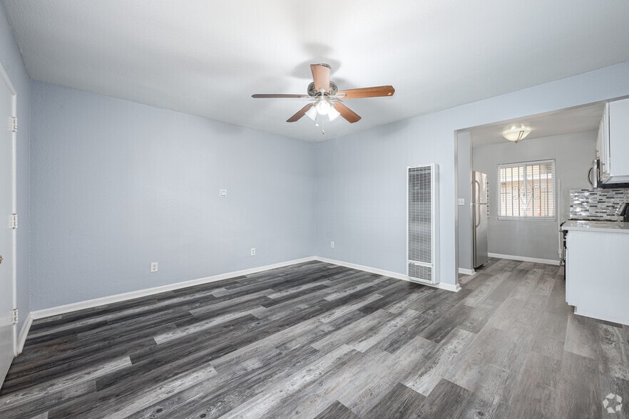 Studio - 380SF - Dining Room - 11440 Old River School Rd