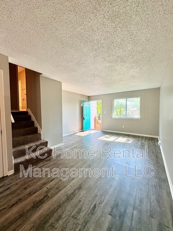 Building Photo - 513 N Troost St
