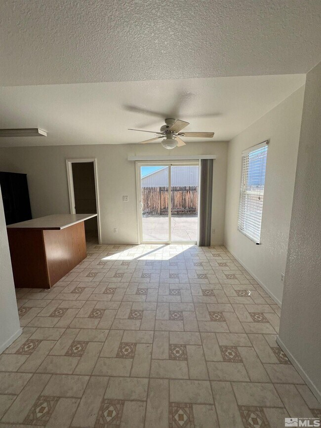 Building Photo - 9648 Autumn Leaf Way