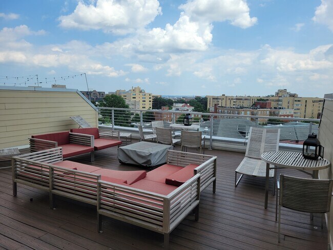Building Photo - 2550 17th St NW