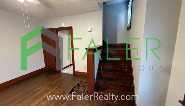 Building Photo - 1725-1727 Brookline