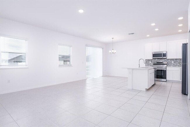 Building Photo - 566 Pawnee Ct