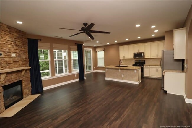 Building Photo - 1585 Tice Hurst Ln