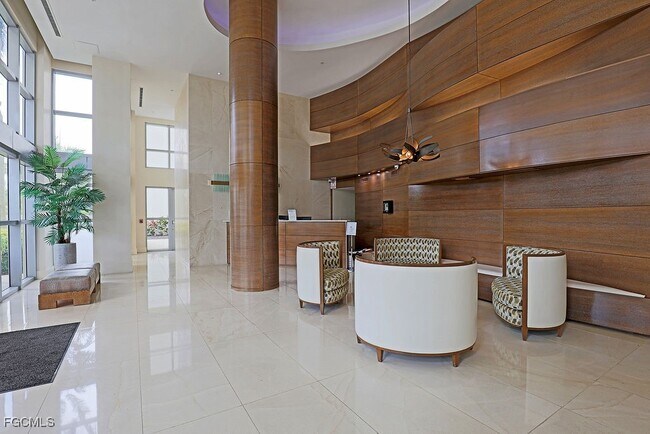 Building Photo - 3000 Oasis Grand Blvd