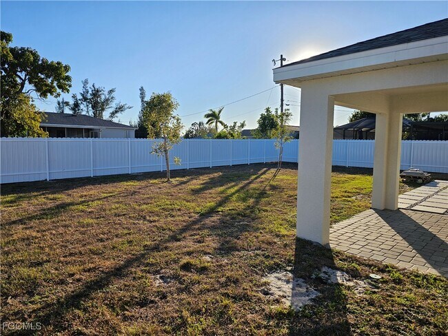 Building Photo - 1138 SW 14th Terrace