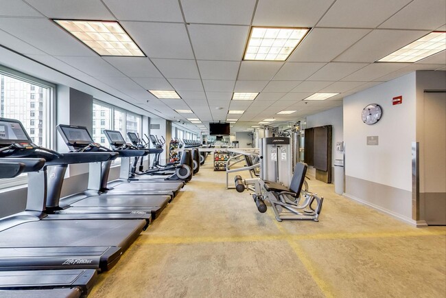 Building Photo - 33 W Ontario St