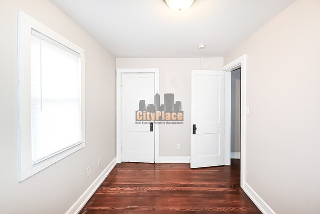 Building Photo - 519 Wallace Ave