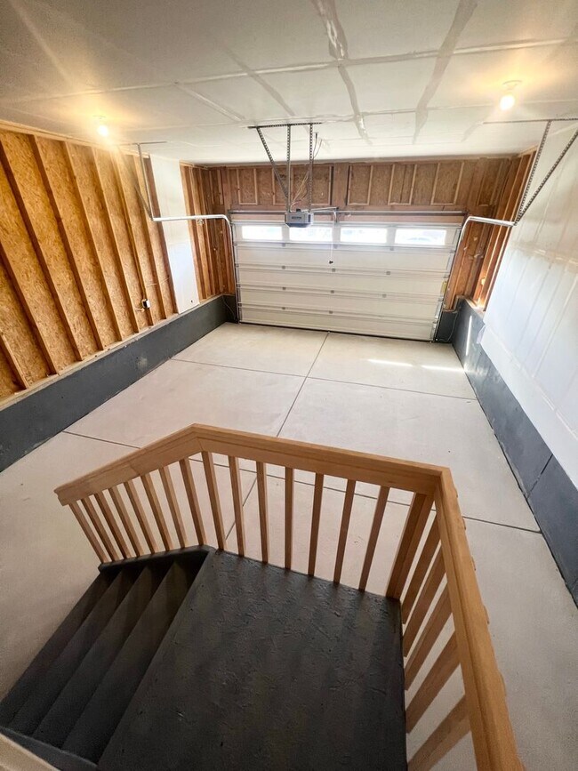Building Photo - Brand New 5bd/4ba Located in the desirable Raindance neighborhood