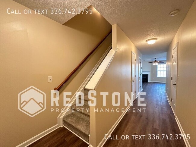Building Photo - 610 Thistle Dr