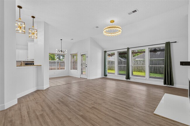 Building Photo - 7206 Glen Rosa Dr