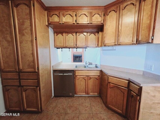 Building Photo - 7219 Oval Rock Dr