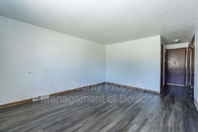 Building Photo - 279 Caywood Ct