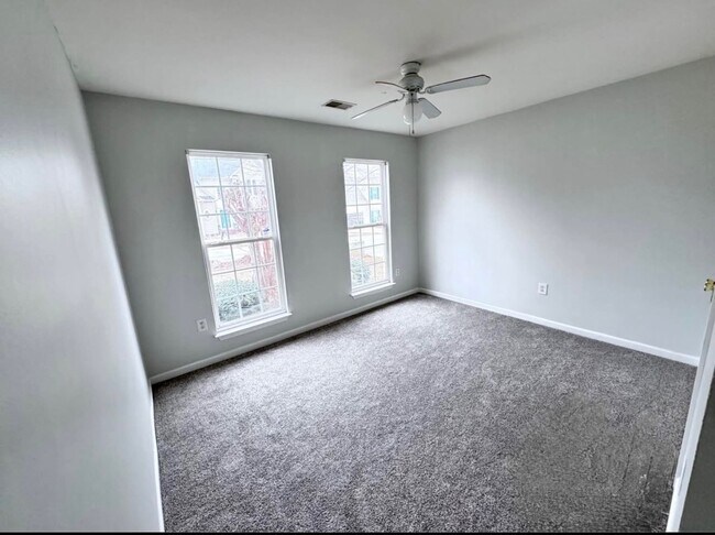 Building Photo - 209 Highgate Cir