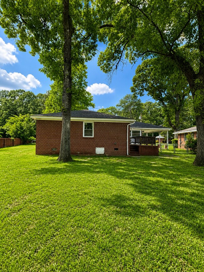 Building Photo - 106 Edna Pl