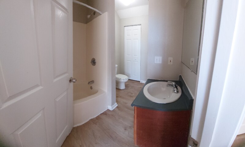 Building Photo - 1329 Nylic St