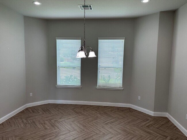 Building Photo - 16419 Lakewood Field Dr