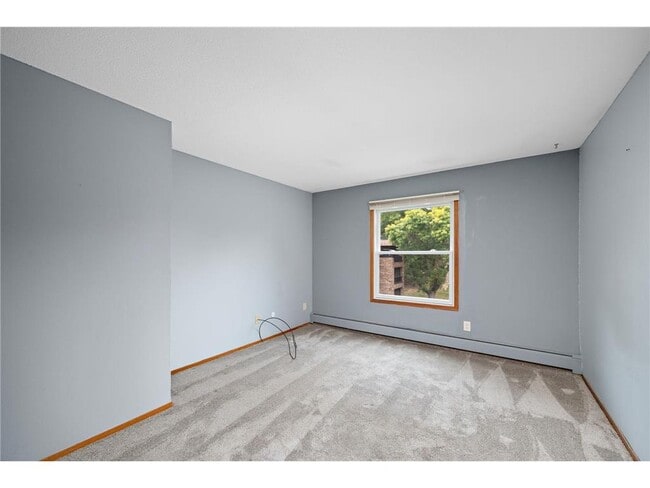 Building Photo - 2220 Midland Grove Rd