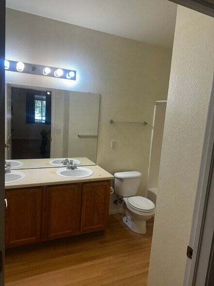 Master Bath - 3002 West Elizabeth Street