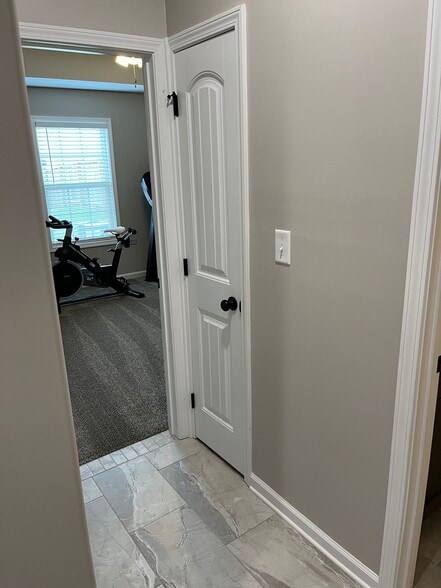 Building Photo - 1529 Kestrel Dr