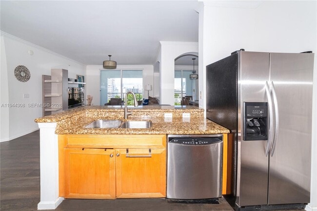 Building Photo - 17150 N Bay Rd