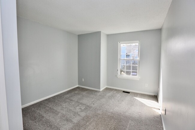 Building Photo - Ready 03-06-26! 2 Primary Suites! Near Little Creek, Dam Neck & Oceana Bases!