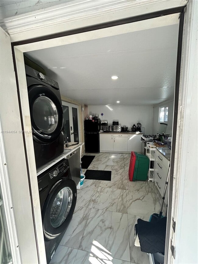 Building Photo - 9028 NW 114th Terrace