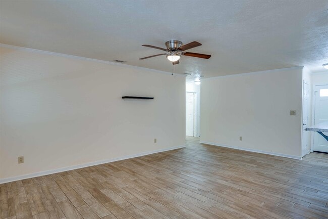 Building Photo - 266 S Villas Ct