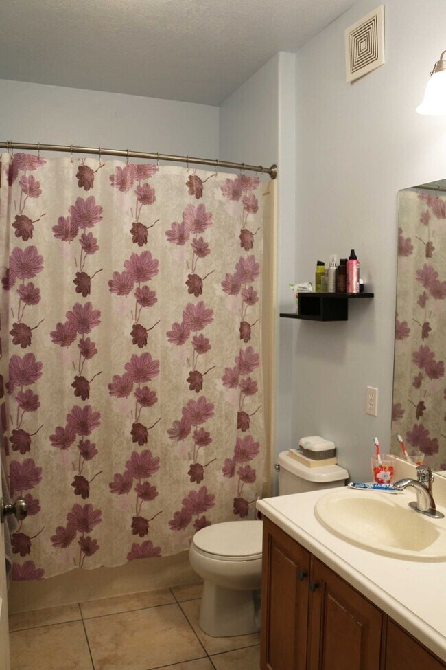 Building Photo - Incredible Orem Condo for rent!