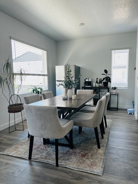 Building Photo - 1139 W 320 S