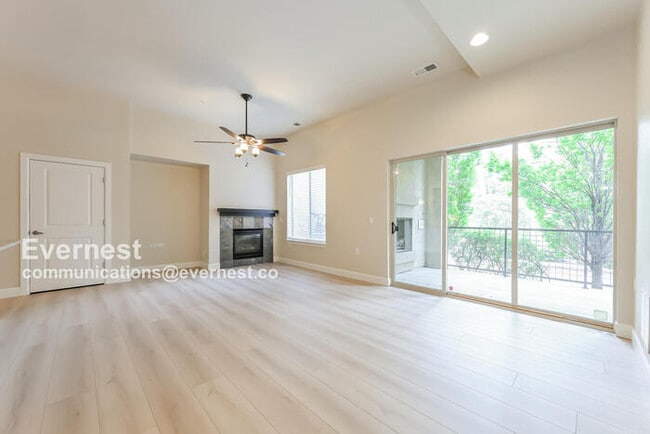 Building Photo - 305 Inverness Way S
