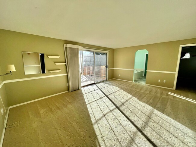 Building Photo - 4 Bedroom, 3 Car Garage Home in CK School ...