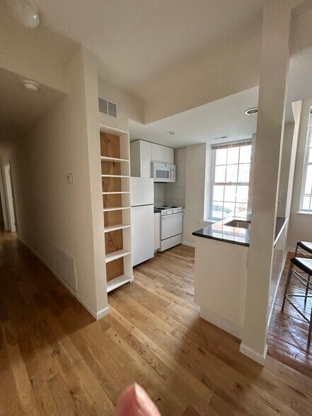 Building Photo - 3901 Baring St